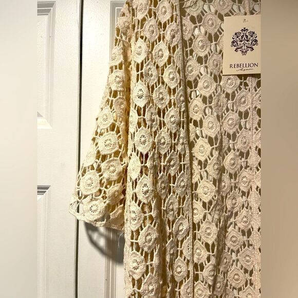 NWT Crochet Fringe Cream Colored Cardigan Fringe, Floral, Comfortable, D21 - Picture 6 of 7